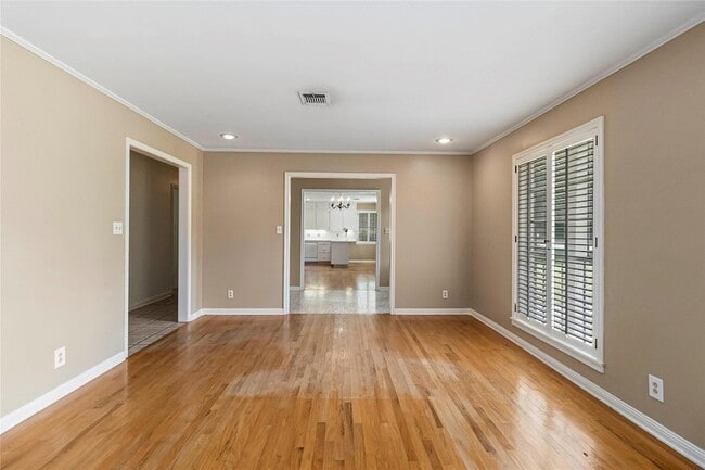 Building Photo - 730 N Sarah Jo St