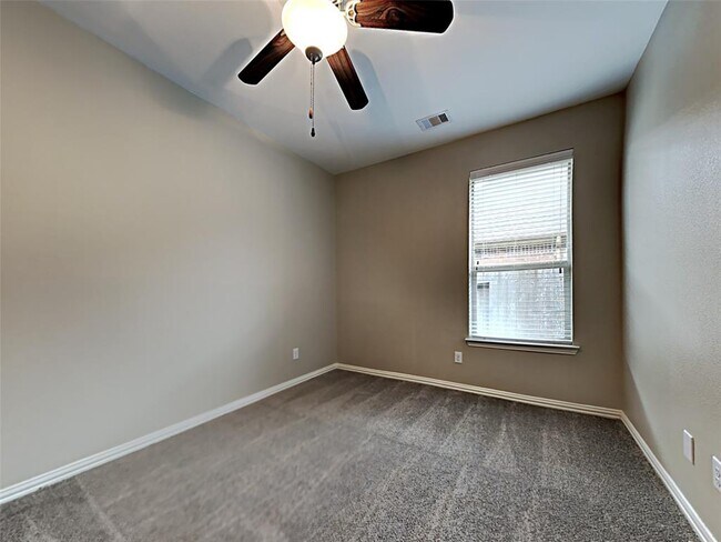 Building Photo - 5206 Southern Orchard Ln