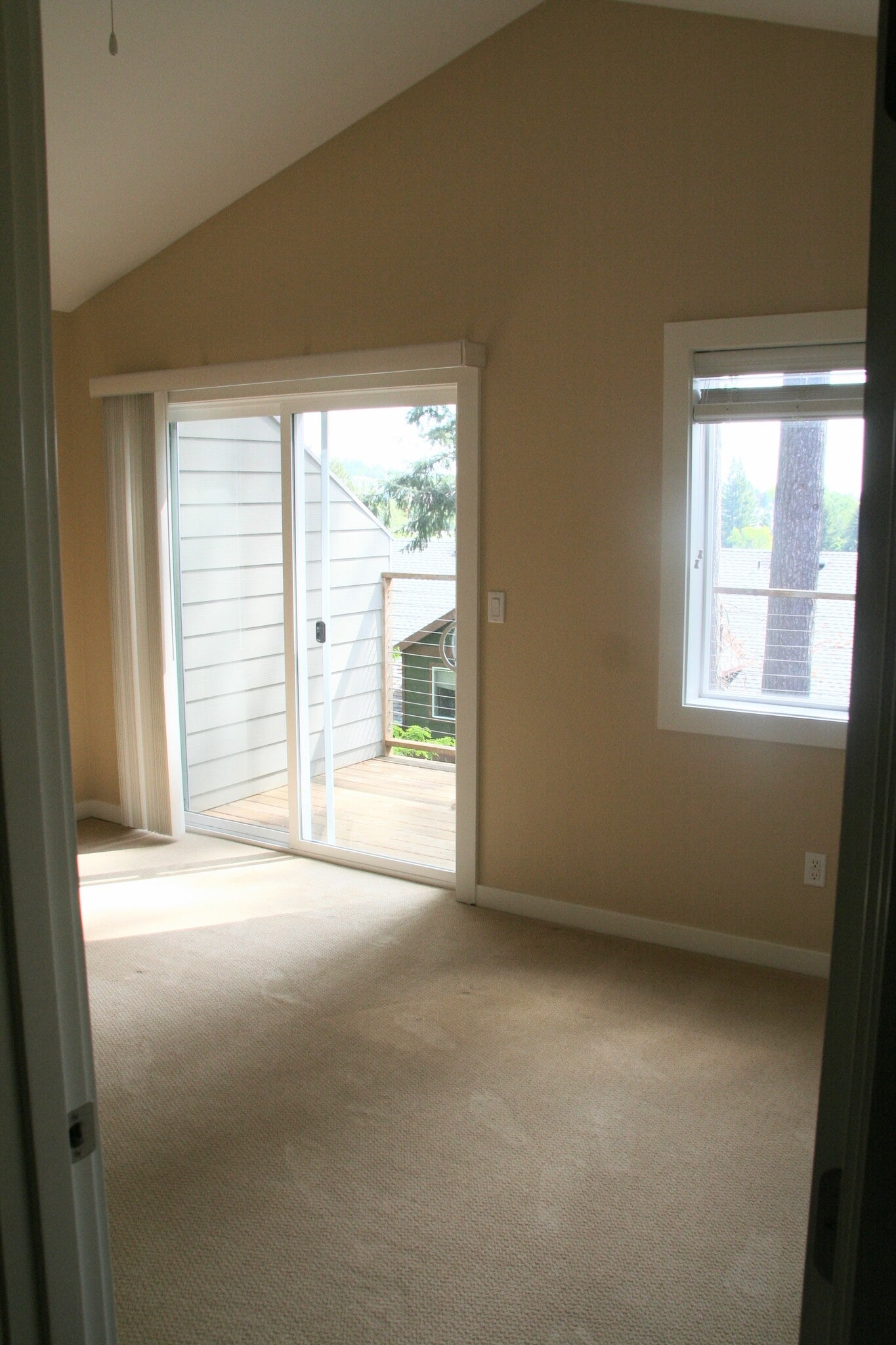 Building Photo - 9398 SW 153rd Ave