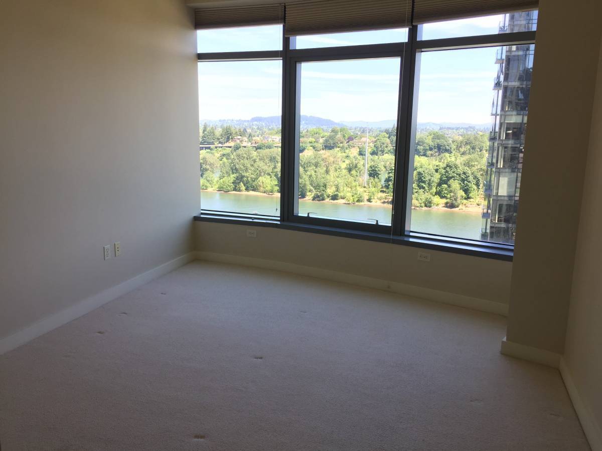 2nd bedroom - 3601 S River Pky
