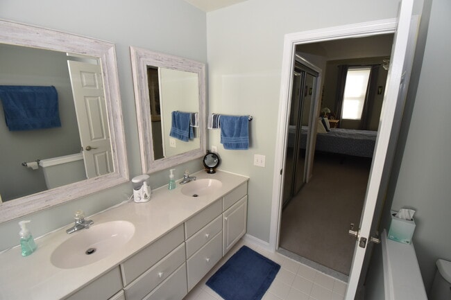 Building Photo - Quantrell Mews