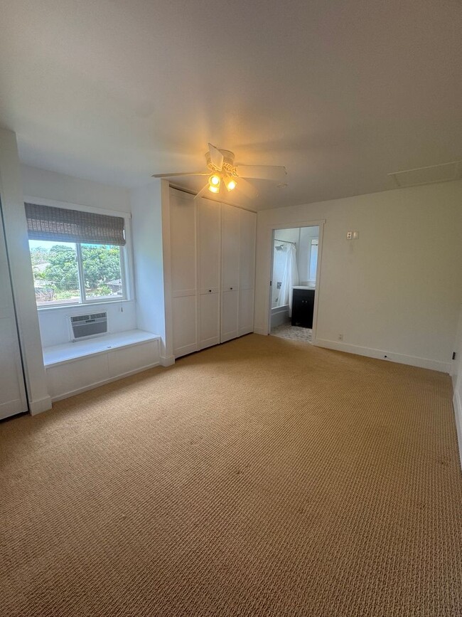 Building Photo - Newly Renovated 3/3 Home in Waialua