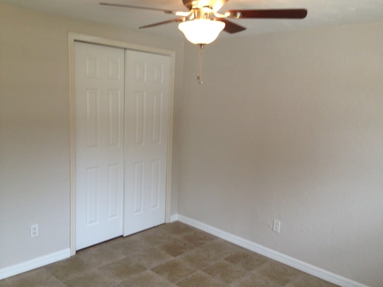 bedroom - 1027 Hagle Park Rd