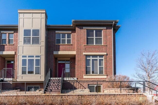 Building Photo - 731 Mercer St