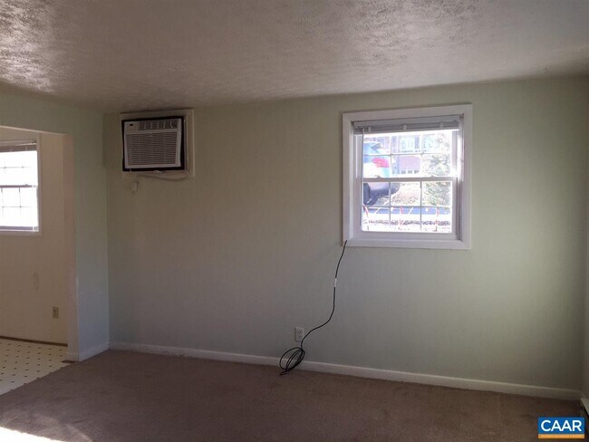 Building Photo - 1705 Cedar Hill Rd