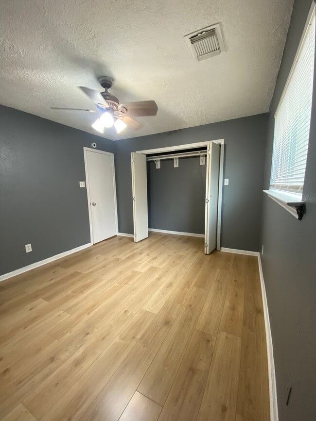 Building Photo - 4238 Field Meadow Dr