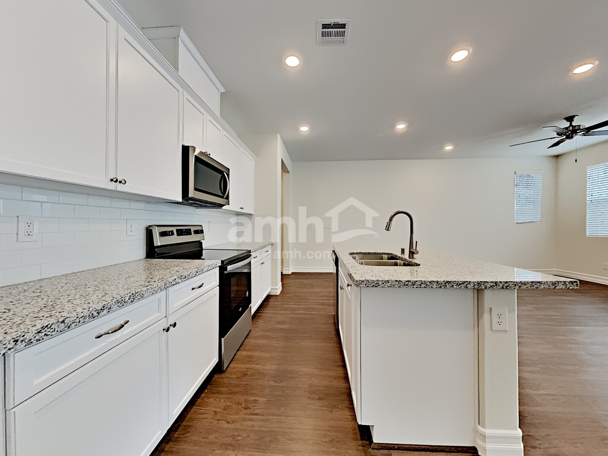 Building Photo - 6138 W Haleh Ave