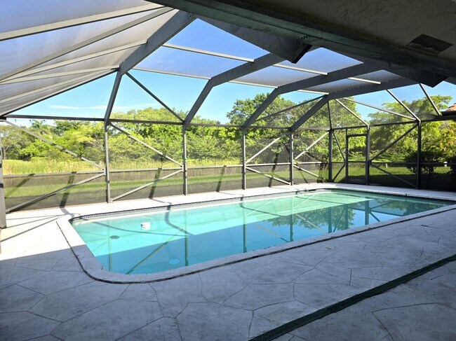 Building Photo - 11630 Island Lakes Ln