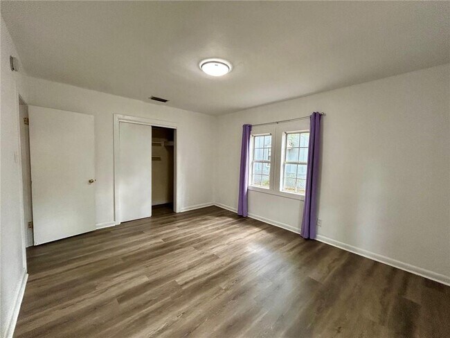 Building Photo - 2861 Ralston Rd