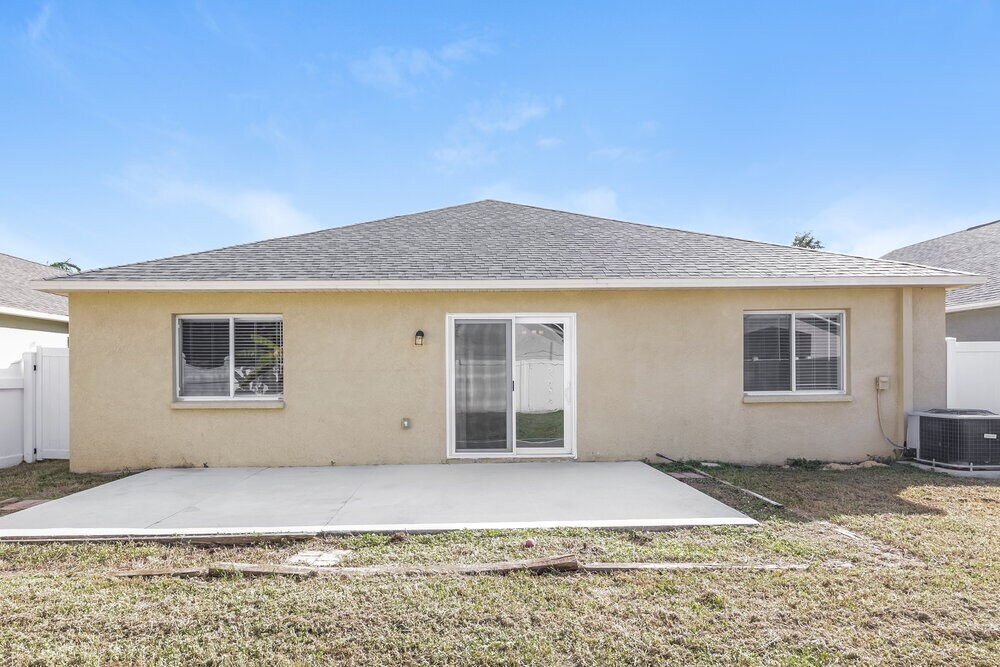 Building Photo - 12724 Lake Vista Dr