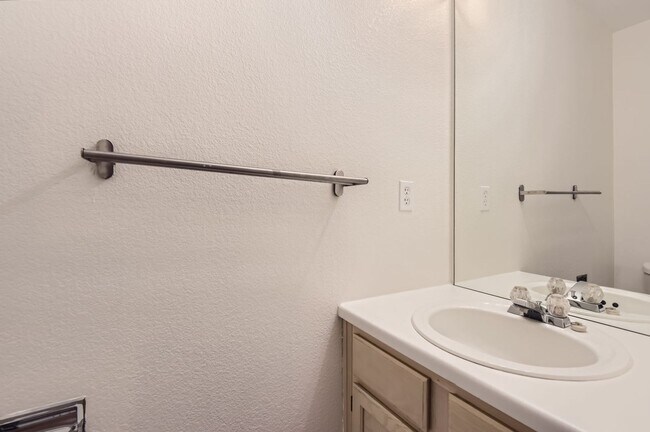 Building Photo - Home for Rent- Aurora - 80012