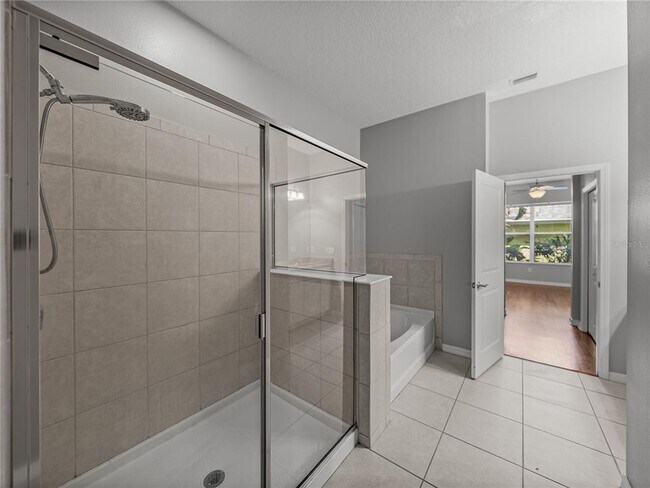 Building Photo - 6222 Hadley Commons Dr