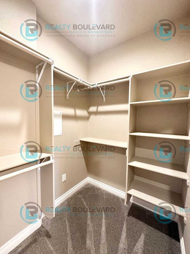 Building Photo - Beautiful 3 Bedroom located in Cold Springs!