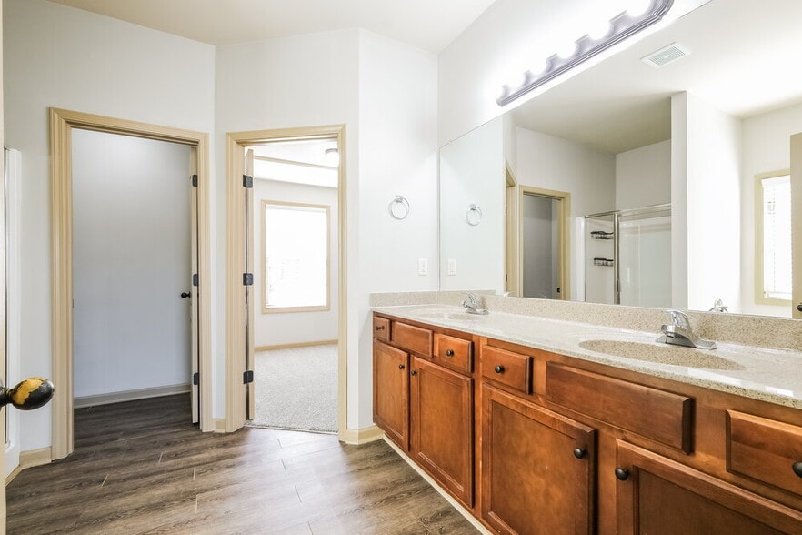 Building Photo - 3353 Sag Harbor Ct NE