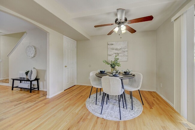 Building Photo - Charming 2-Story Home with Fireplace, Gara...