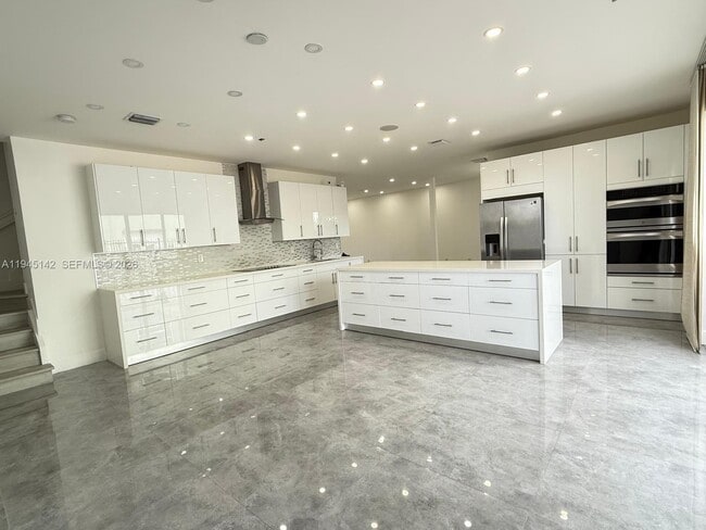 Building Photo - 11271 NW 84th St