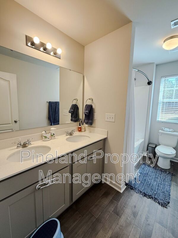 Building Photo - 245 Desert Orchid Cir