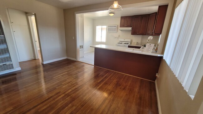 Building Photo - 7013 Coldwater Canyon Ave