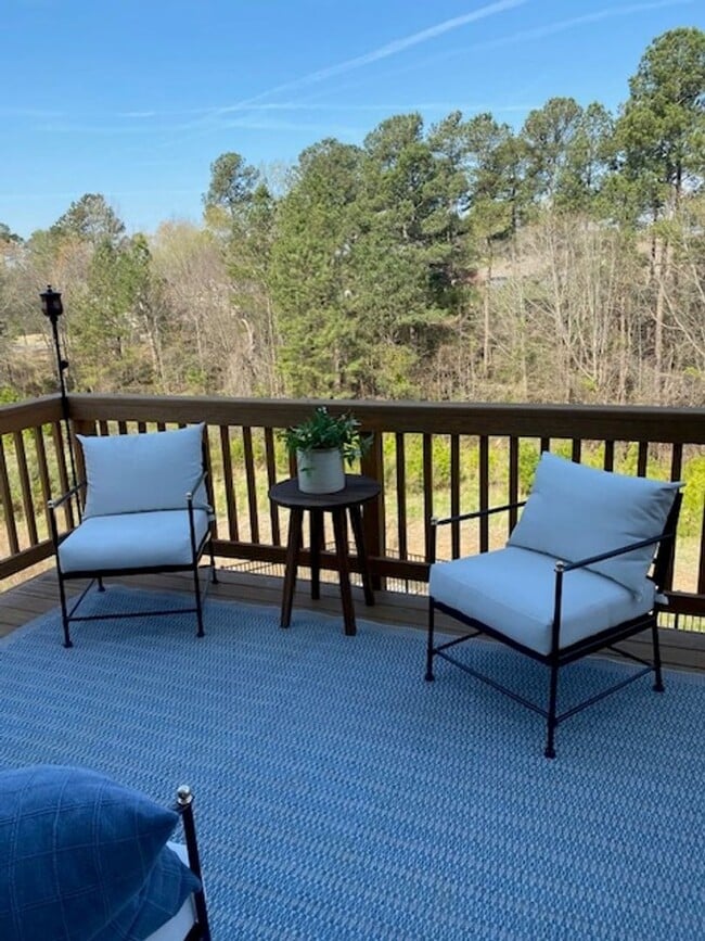 Building Photo - FULLY FURNISHED high-end beautiful 3 bedroom 3 1/2 bath home in Creekside Commons.