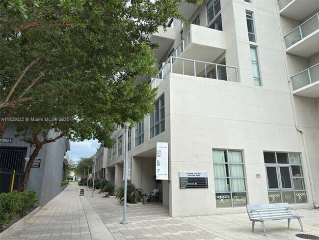 Building Photo - 3449 NE 1st Ave