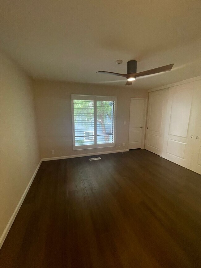 Building Photo - $3190 -- Beautifully Remodeled Townhome in...