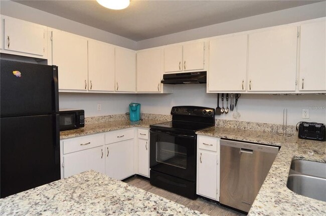 Building Photo - 3873 Pompano Dr SE