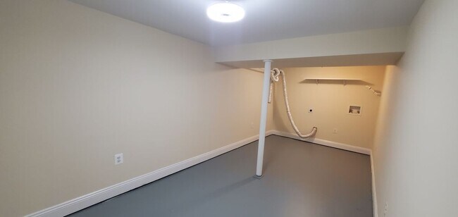 Building Photo - 433 Belair Ave