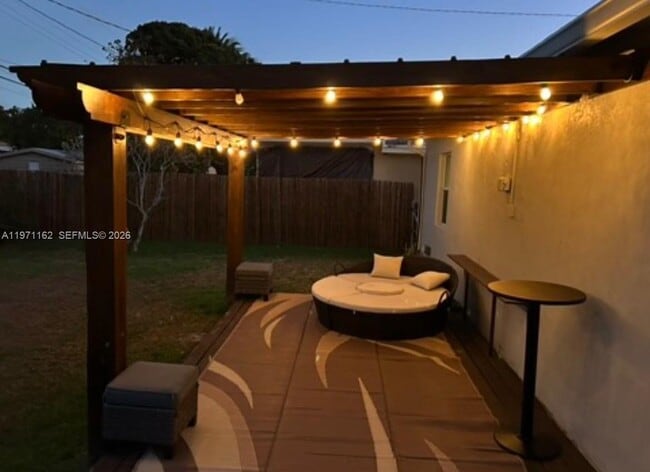 Building Photo - 5224 NE 1st Ave.