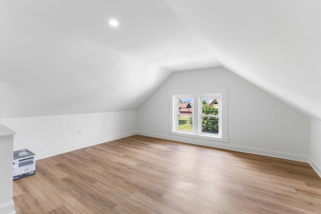 Building Photo - 1399 E Long St