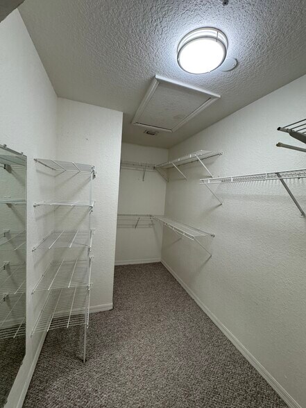 Building Photo - 1521 Legacy Club Dr