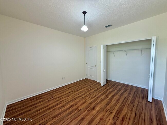 Building Photo - 2080 Trailing Pines Way