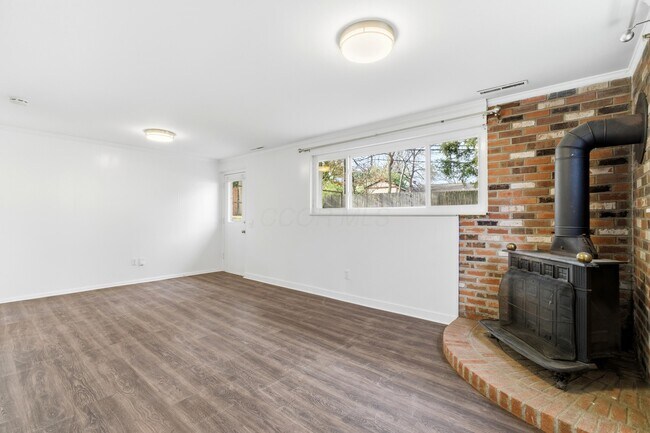 Building Photo - 6479 Karl Rd