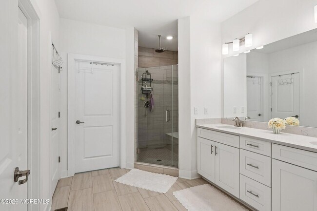 Building Photo - 2 Dogleg Ln