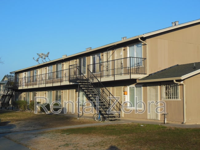 Building Photo - 1183 Kelso St