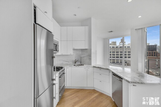 Building Photo - 525 Clinton Ave