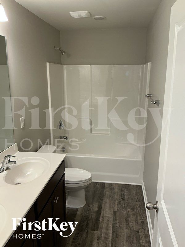 Building Photo - 9640 Hamel St