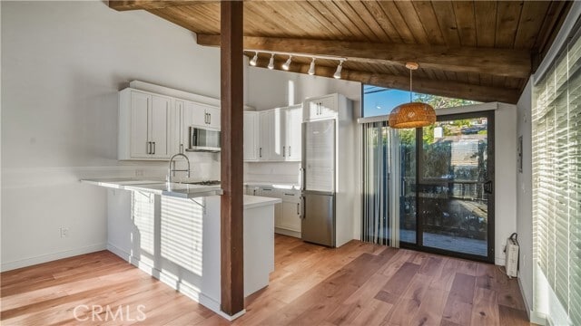 Building Photo - 2101 Glenneyre St