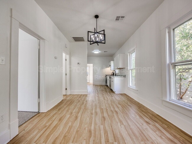 Building Photo - 811 W Wade St