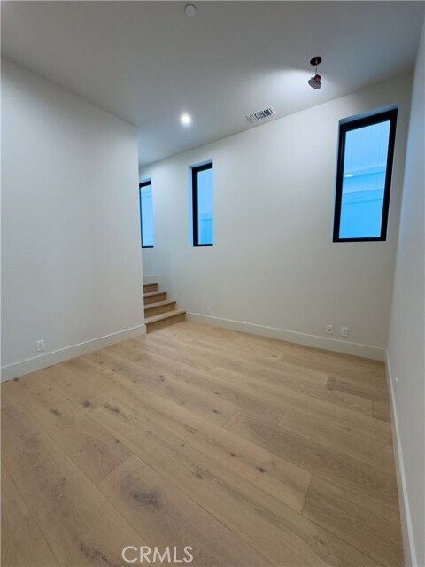 Building Photo - 404 16th St