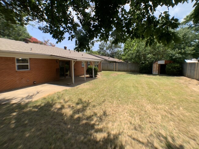 Building Photo - 707 N Lane Wells Dr