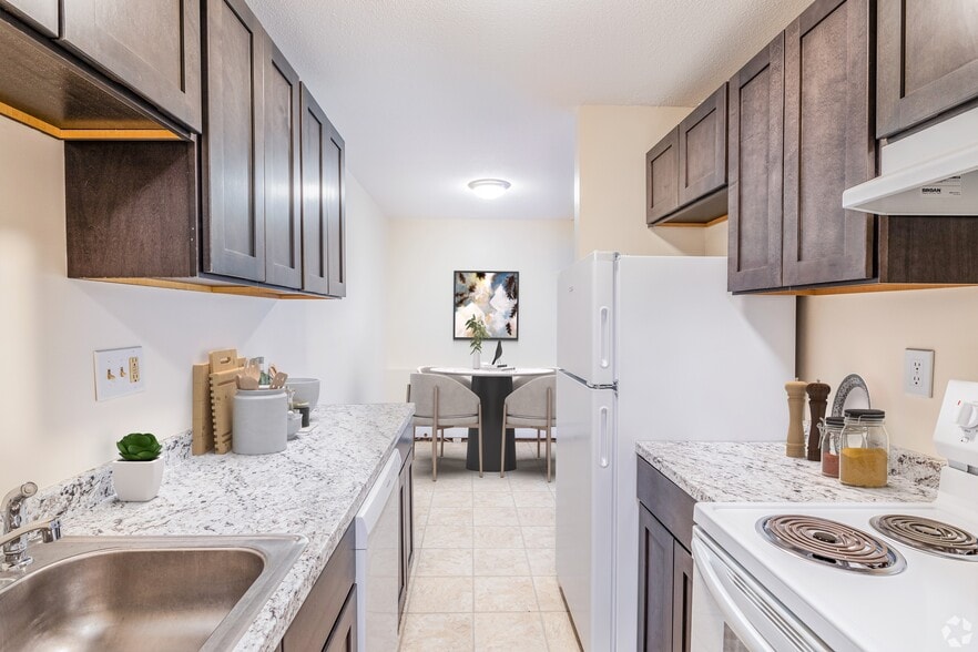 Building Photo - Oak Ridge Village