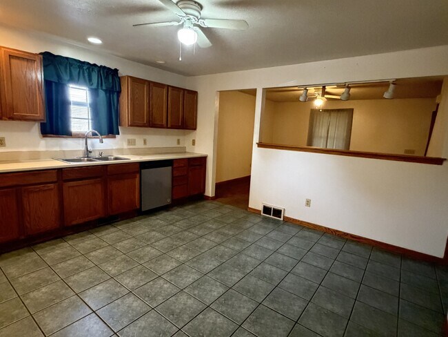 Building Photo - 50 N Kimberly Ave
