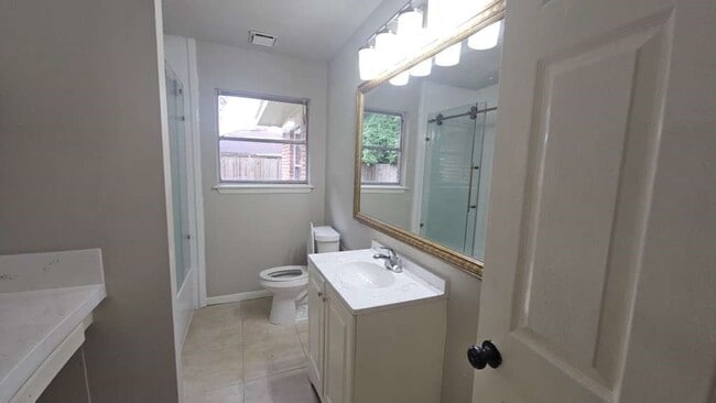 Building Photo - 205 W Rittenhouse St