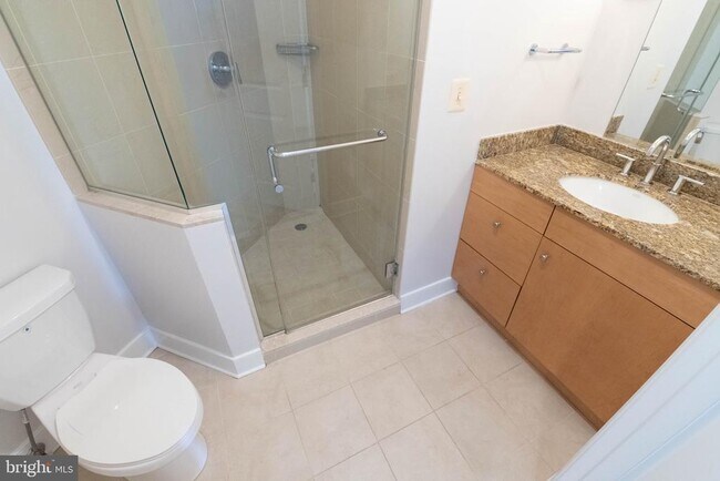 Building Photo - 675 S President St