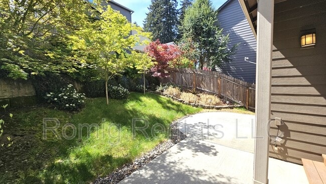 Building Photo - 1405 NE 71st Dr