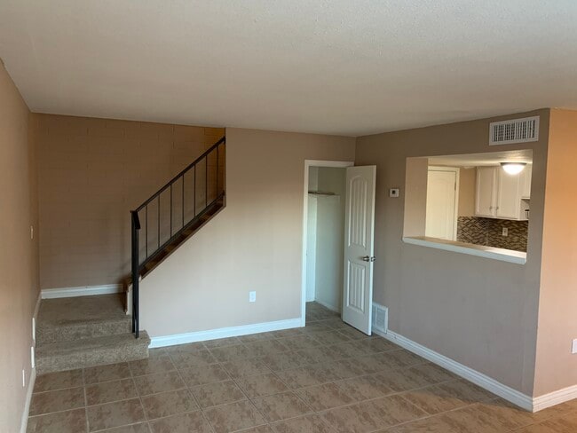 Building Photo - 4645 E Wood St