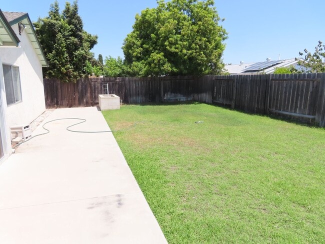 Building Photo - Nicely Updated Three Bedroom Home in Mira ...