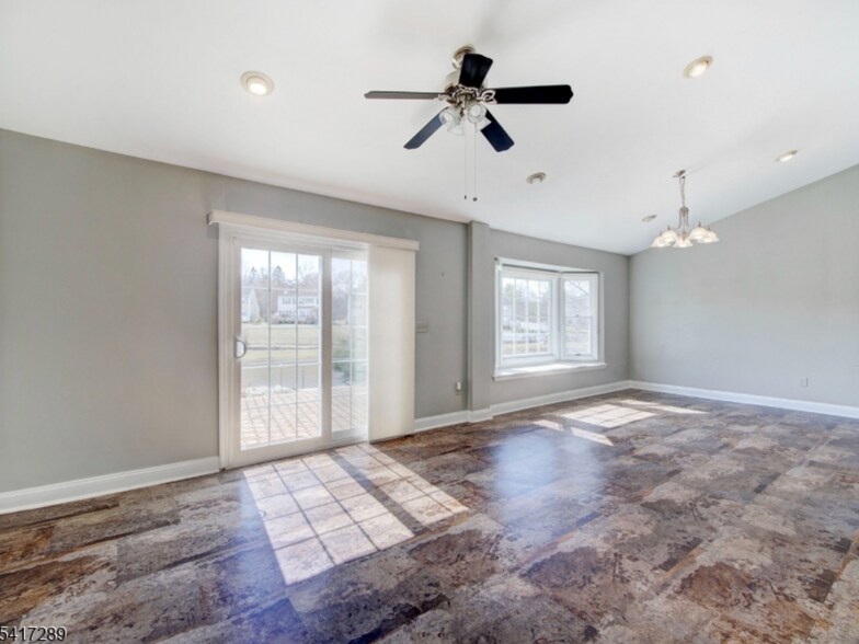 Building Photo - 8 Mulberry Ct