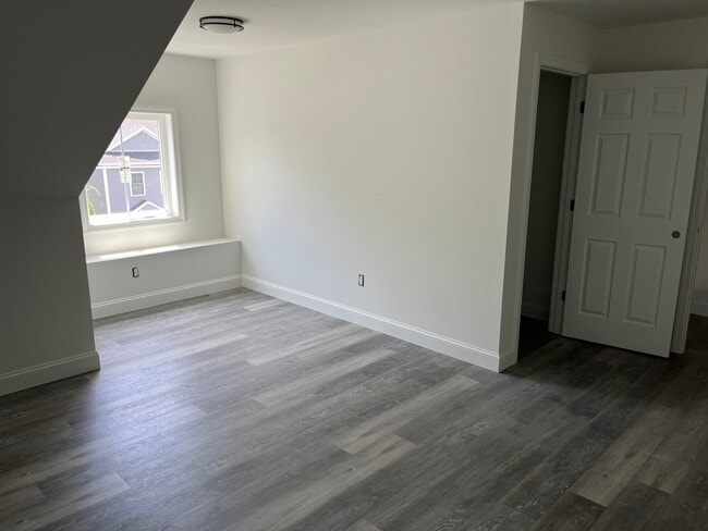 Building Photo - 407 Woodmont Ave