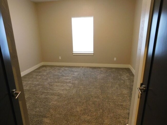 Building Photo - Spacious 5-Bedroom Home with Luxury Features & Prime Location!